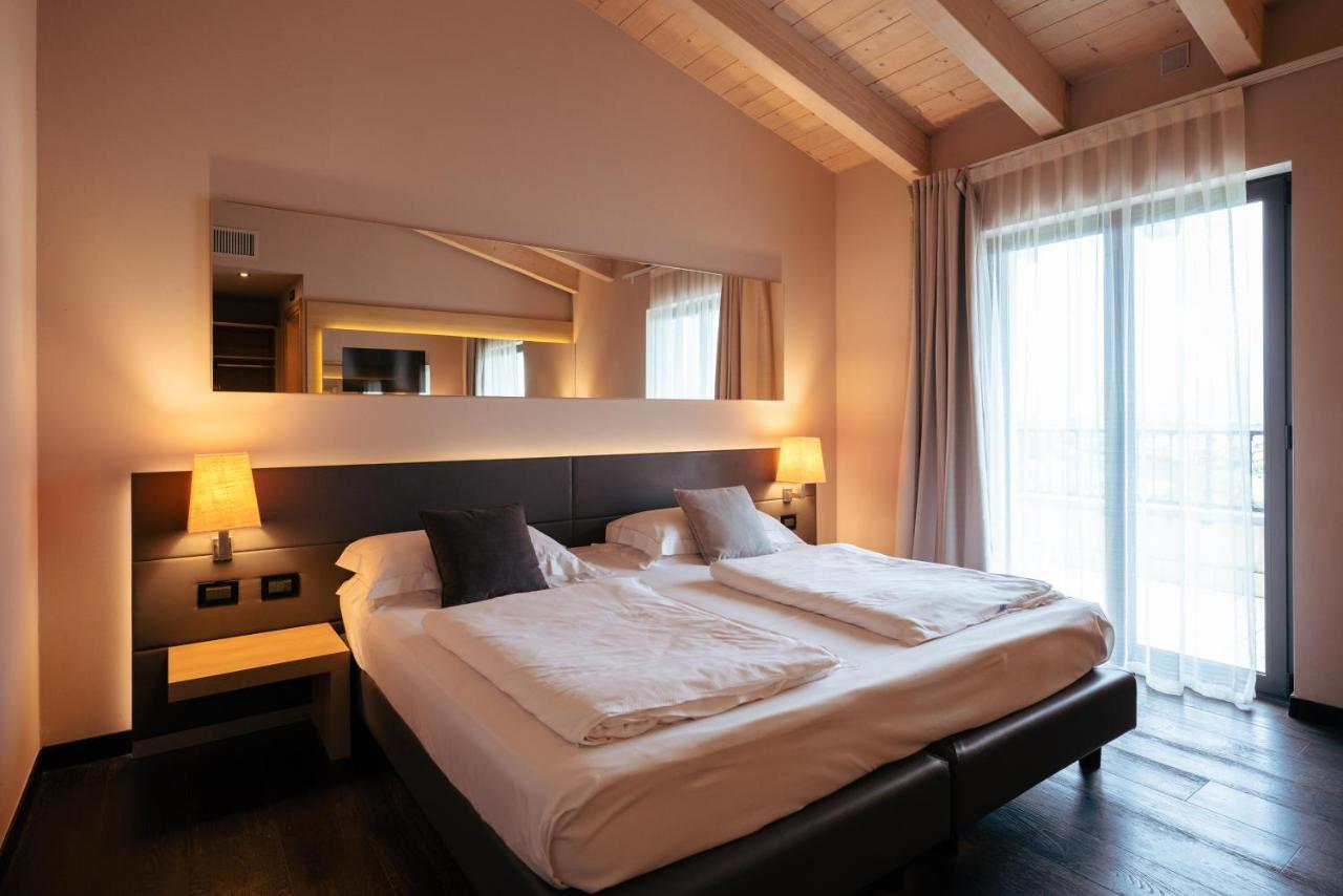 Villa Luisa Resort & Luxury Apartments San Felice del Benaco Exterior photo