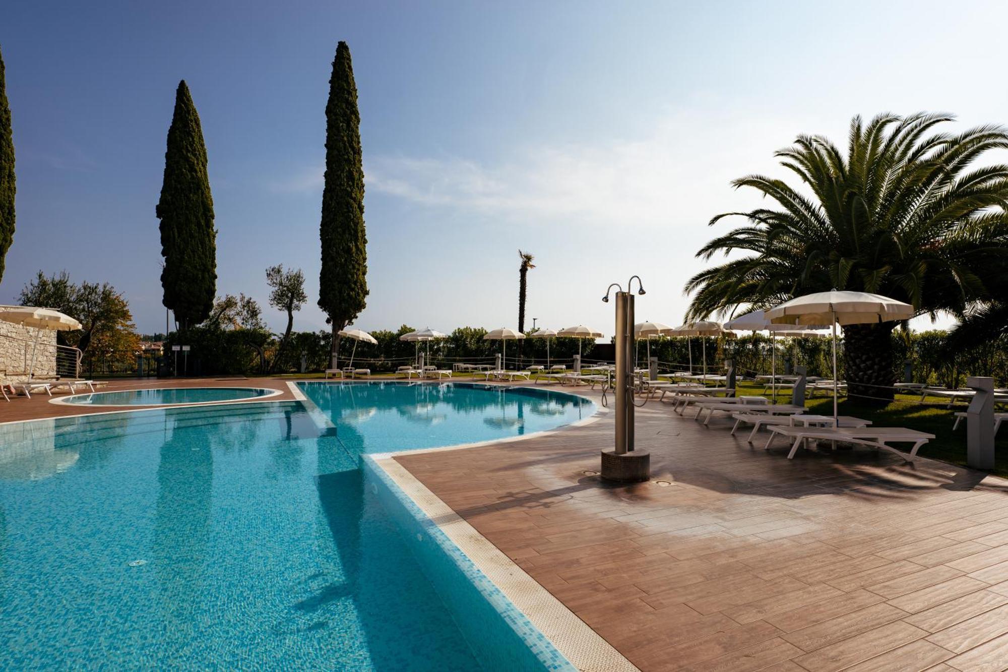 Villa Luisa Resort & Luxury Apartments San Felice del Benaco Exterior photo
