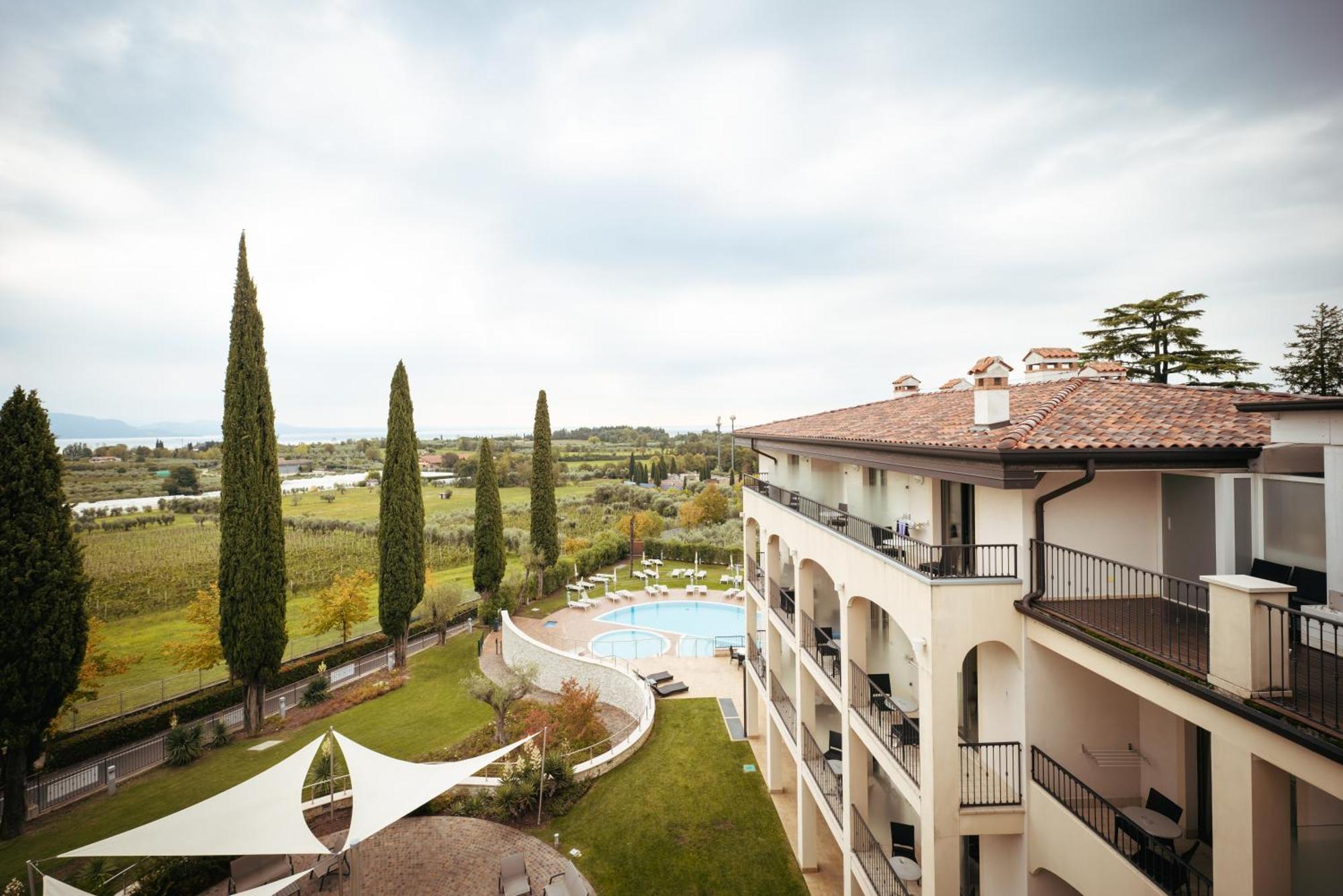 Villa Luisa Resort & Luxury Apartments San Felice del Benaco Exterior photo