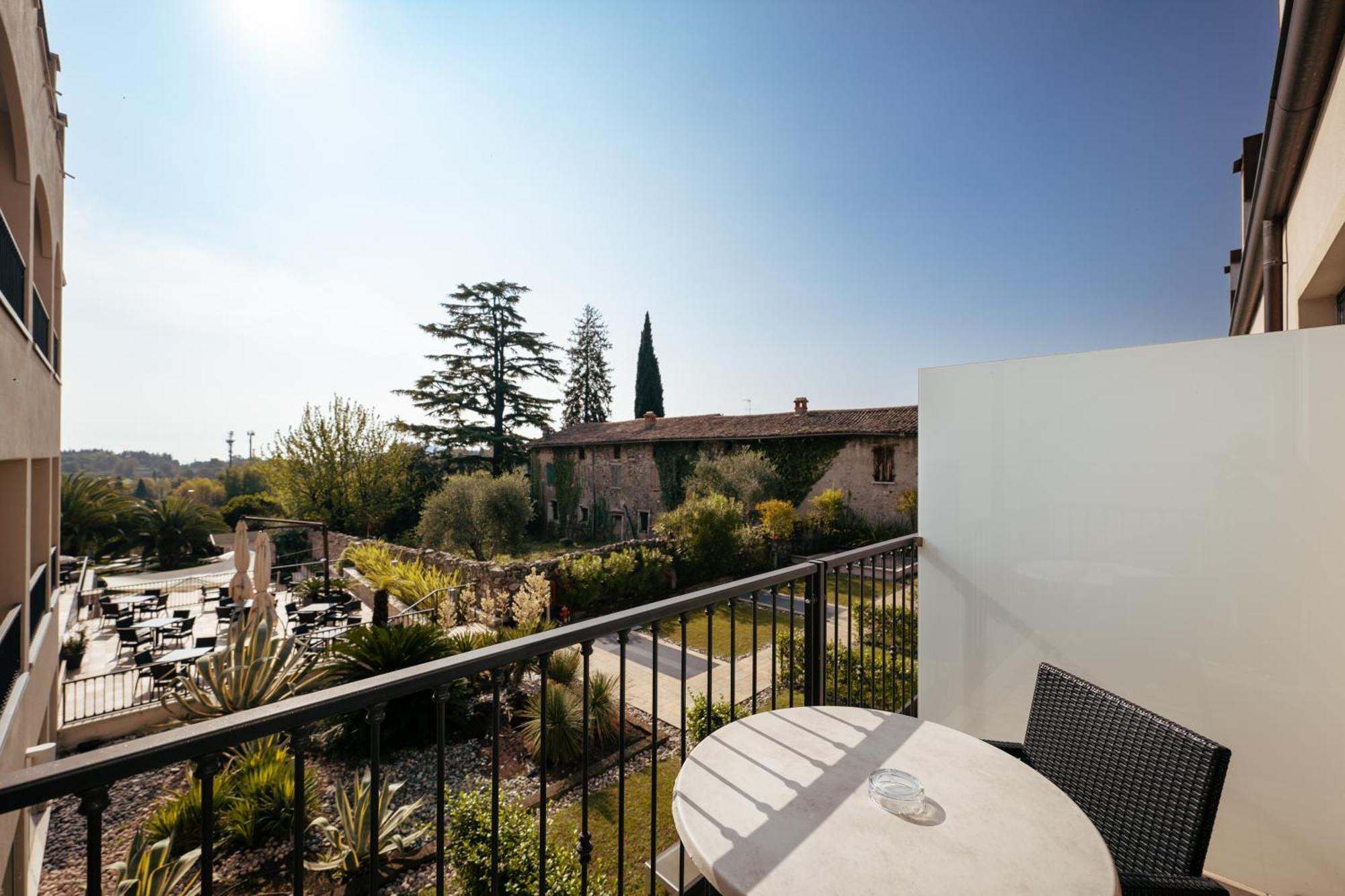 Villa Luisa Resort & Luxury Apartments San Felice del Benaco Exterior photo