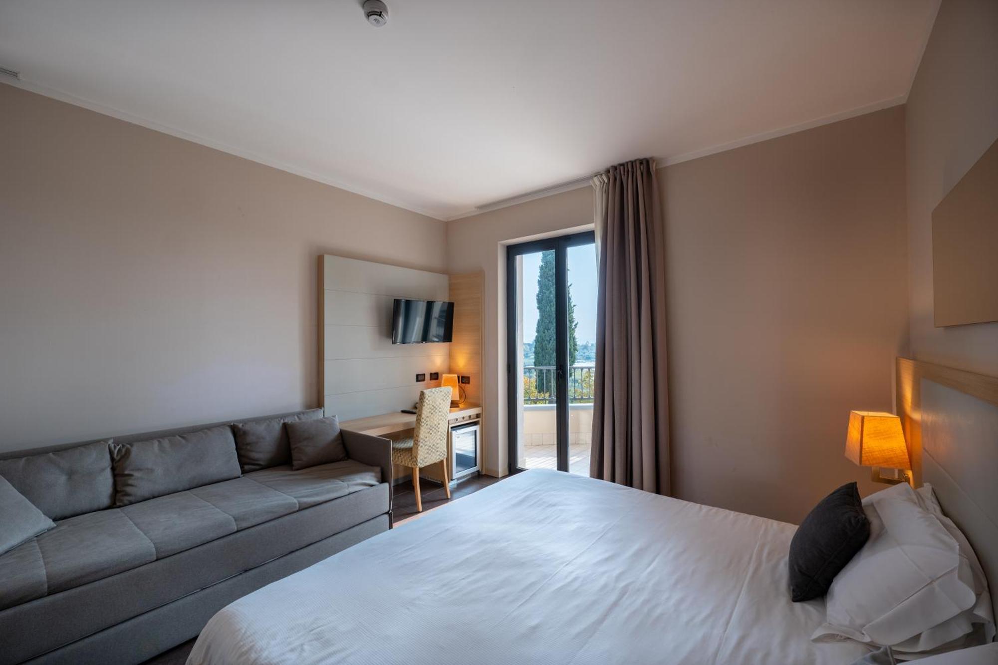 Villa Luisa Resort & Luxury Apartments San Felice del Benaco Exterior photo