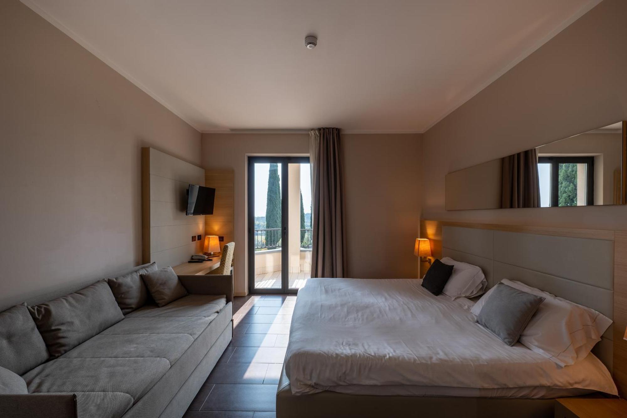 Villa Luisa Resort & Luxury Apartments San Felice del Benaco Exterior photo