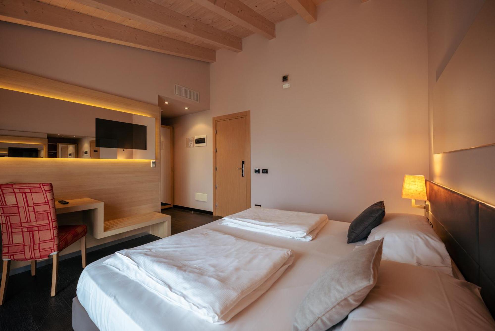Villa Luisa Resort & Luxury Apartments San Felice del Benaco Exterior photo